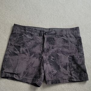 Eddie Bauer Womens Gray Cargo Shorts with Subtle Pattern
